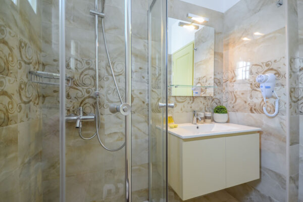 APARTMENT WITH ROOFTOP TERRACE & SEA VIEW-45