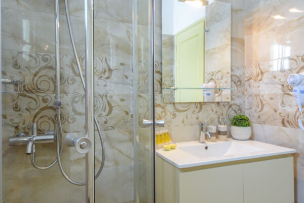 APARTMENT WITH ROOFTOP TERRACE & SEA VIEW-46