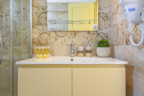 APARTMENT WITH ROOFTOP TERRACE & SEA VIEW-48