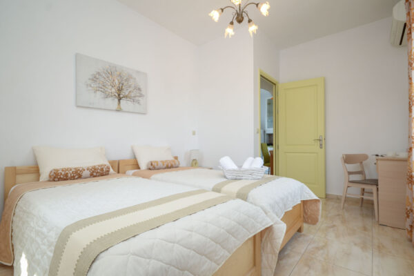 APARTMENT WITH ROOFTOP TERRACE & SEA VIEW-59