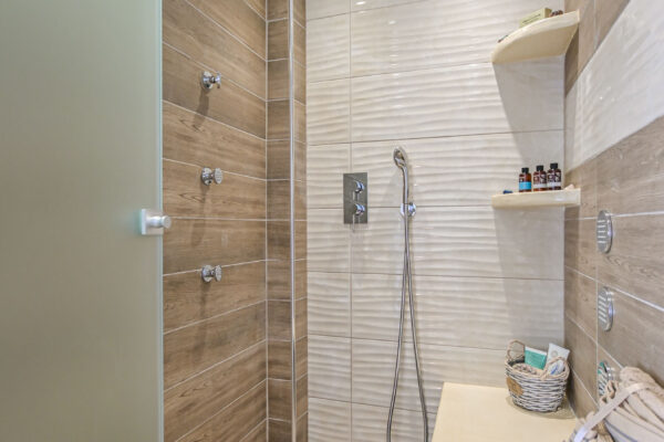 SEMI BASEMENT APARTMENT-35