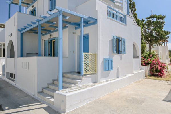 Εξωτερικό κτήριο-1