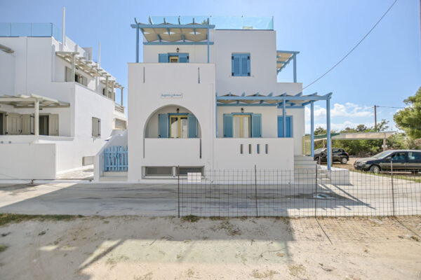 Εξωτερικό κτήριο-2