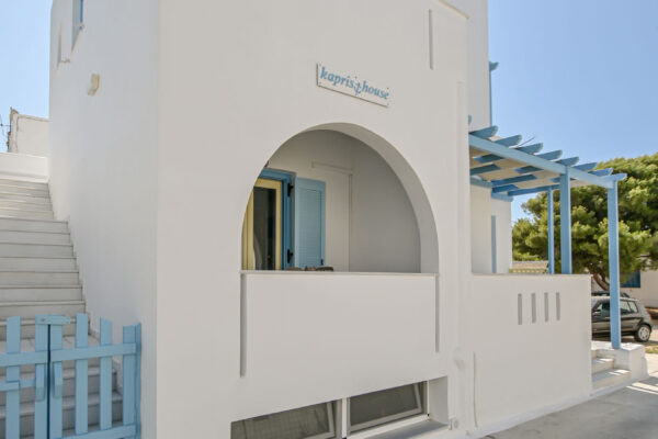 Εξωτερικό κτήριο-3